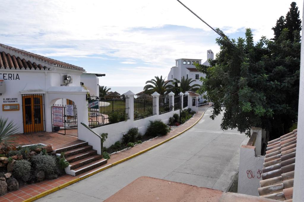 Nerja Paradise Rentals - Chimenea Apts Room photo